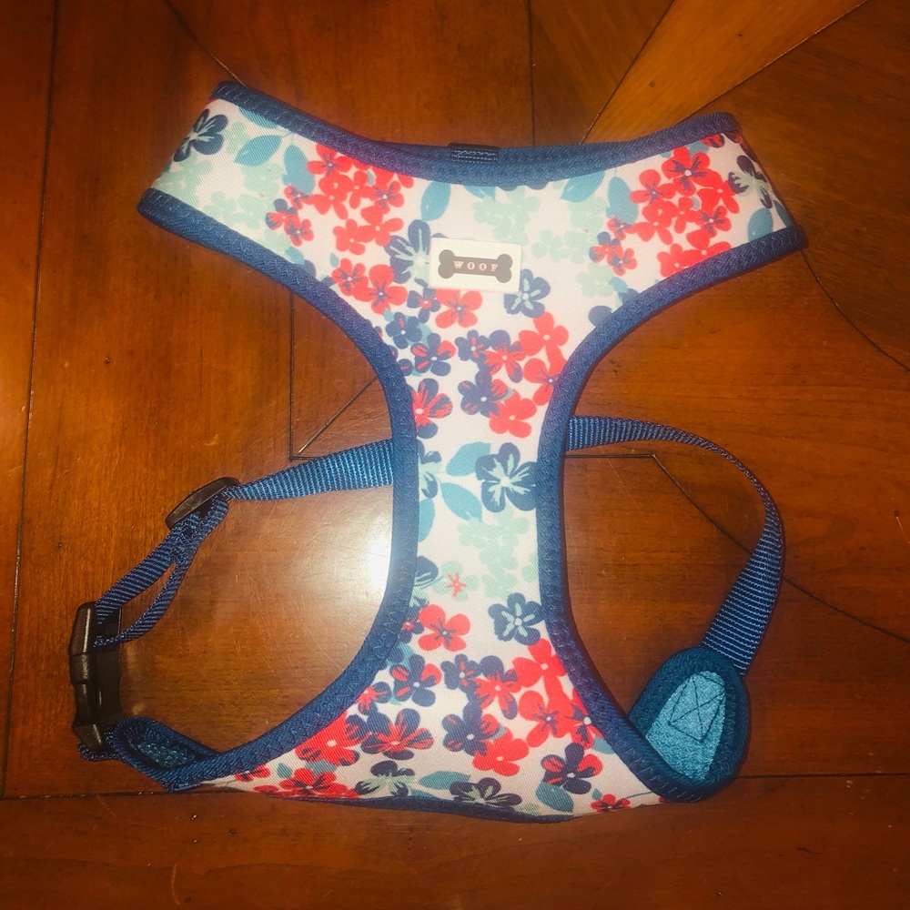 Woof floral harness new no tags size large